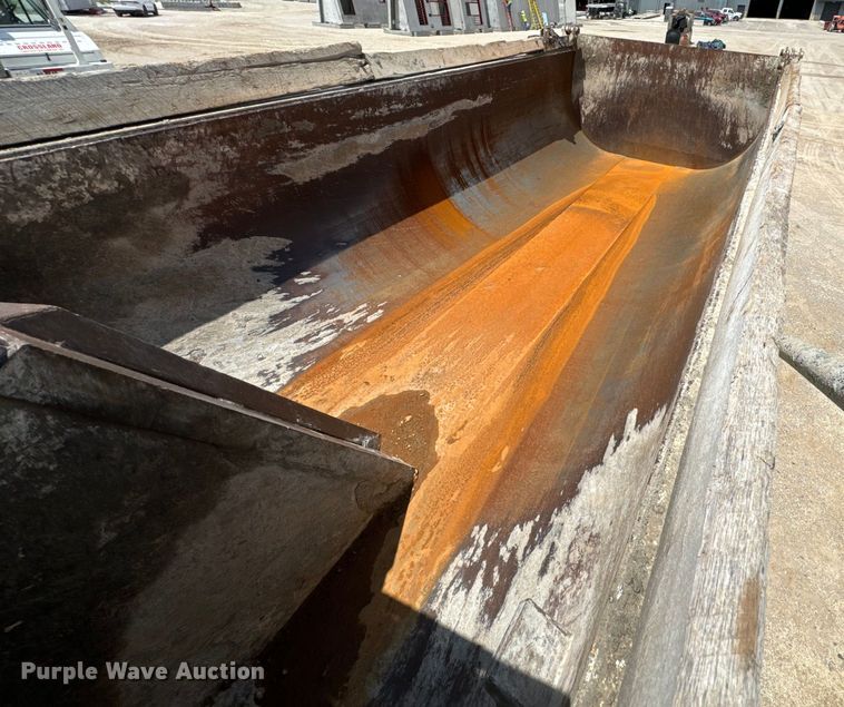 image for item DX0641 2017 Mack GU713 dump truck