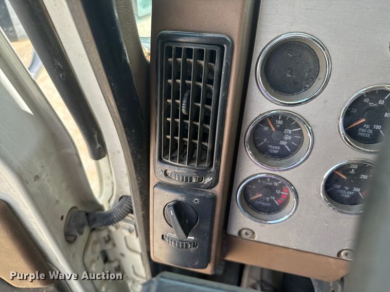 image for item DX0641 2017 Mack GU713 dump truck