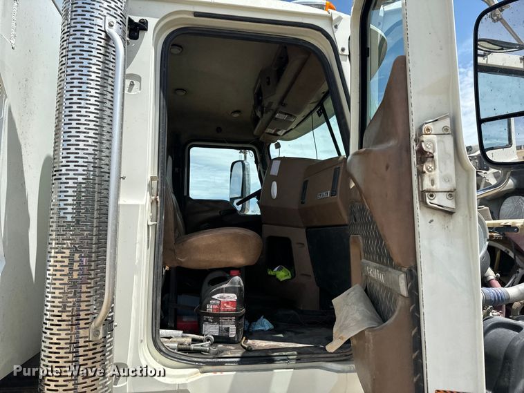 image for item DX0641 2017 Mack GU713 dump truck