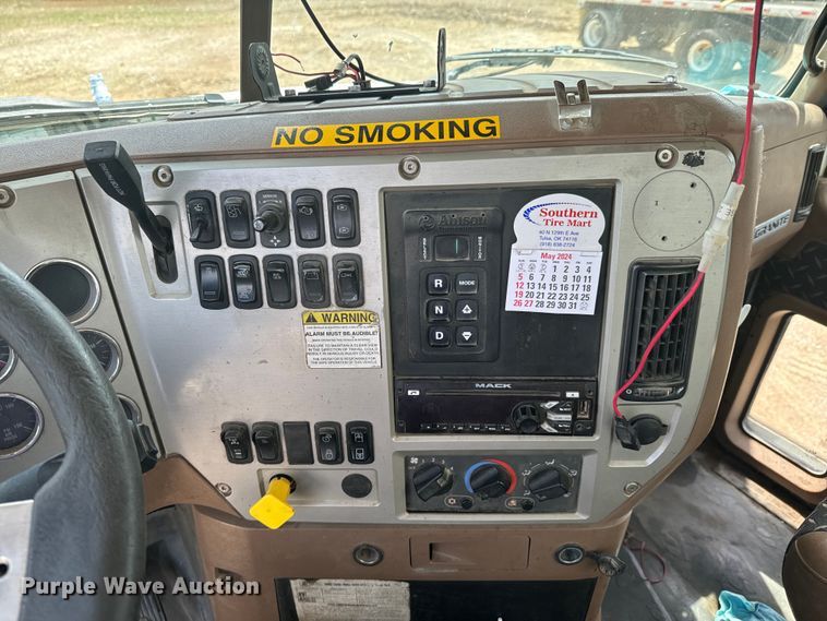 image for item DX0641 2017 Mack GU713 dump truck