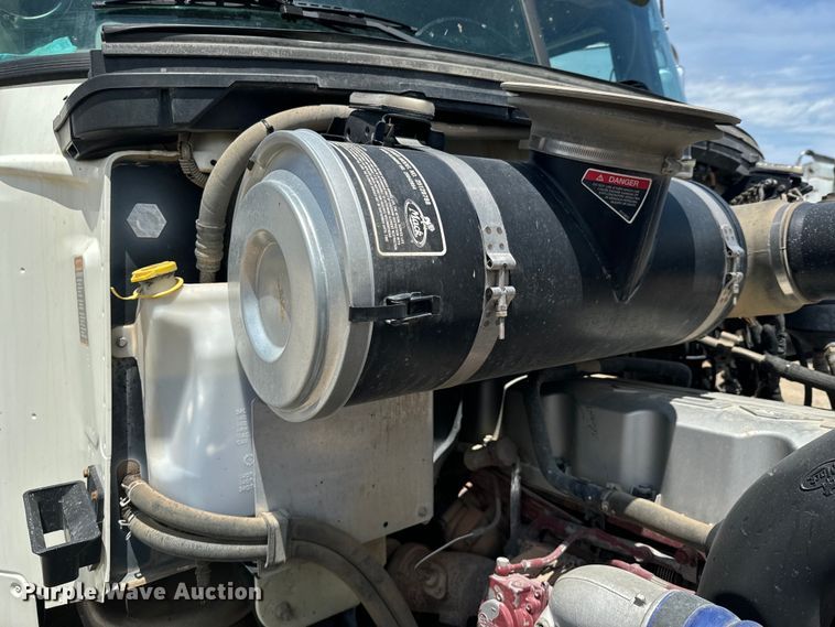 image for item DX0641 2017 Mack GU713 dump truck