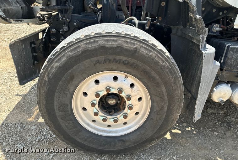 image for item DX0641 2017 Mack GU713 dump truck