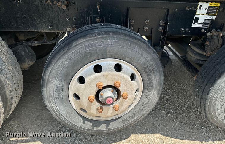 image for item DX0641 2017 Mack GU713 dump truck