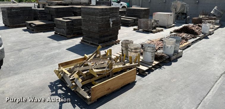 image for item DX0660 Concrete equipment