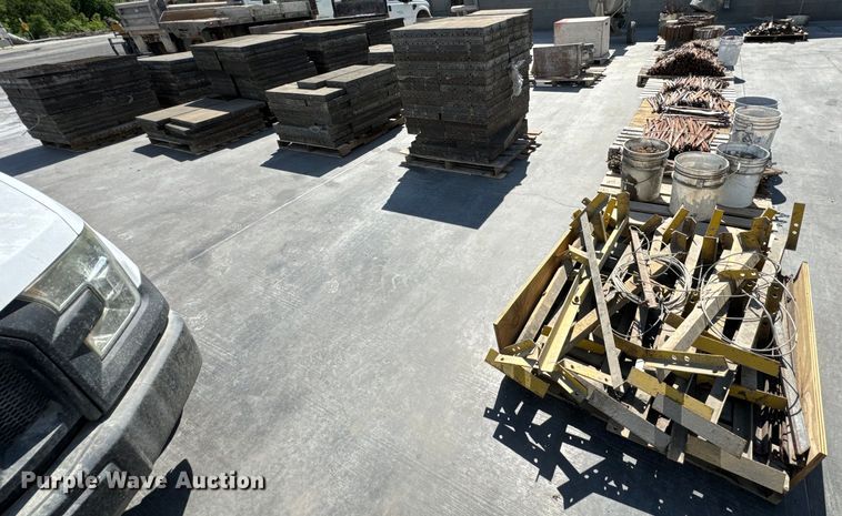 image for item DX0660 Concrete equipment