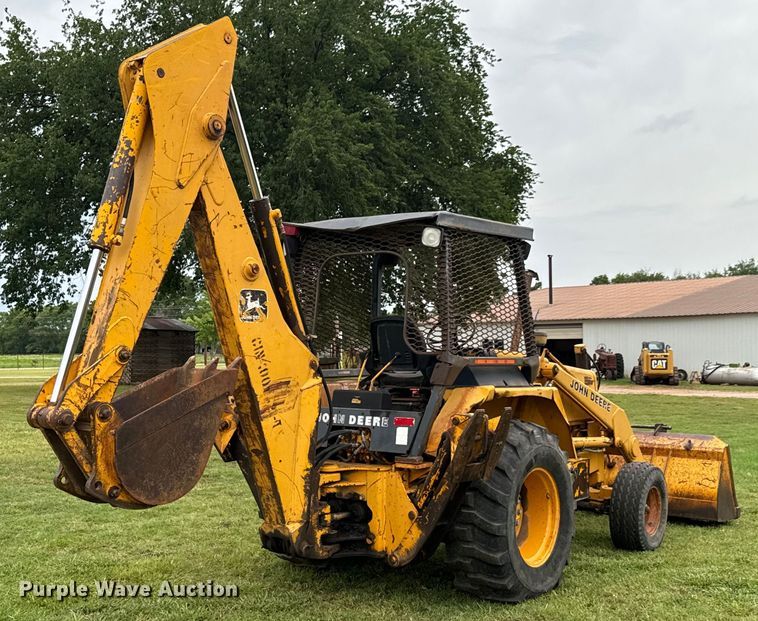 image for item DX0667 1988 John Deere 310C backhoe