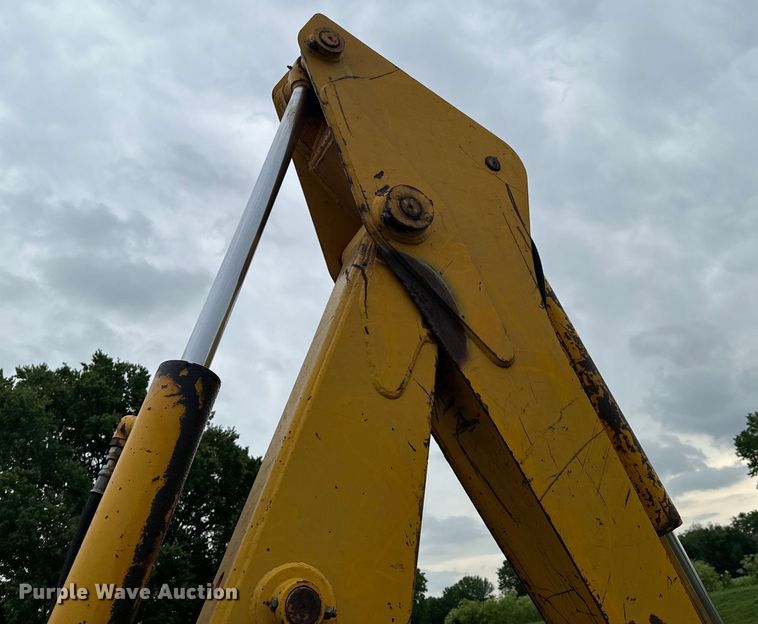 image for item DX0667 1988 John Deere 310C backhoe