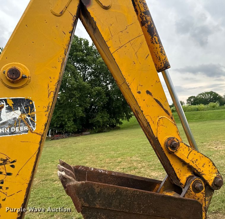 image for item DX0667 1988 John Deere 310C backhoe