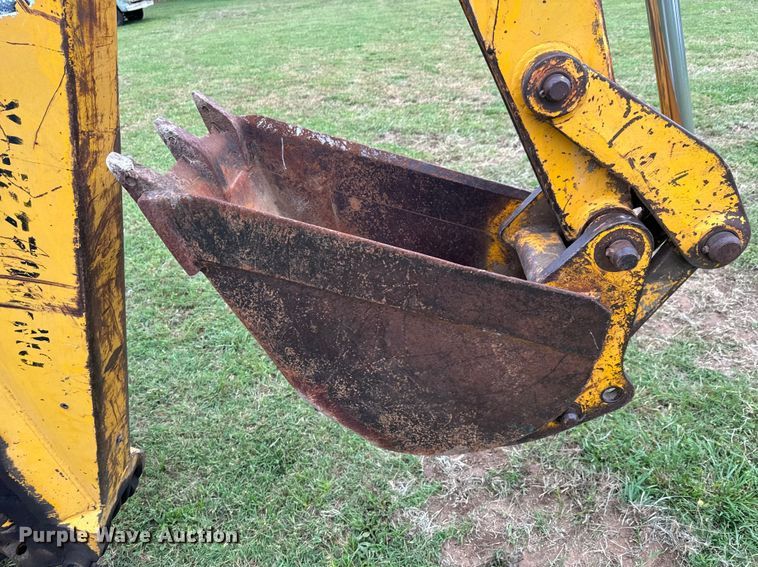 image for item DX0667 1988 John Deere 310C backhoe