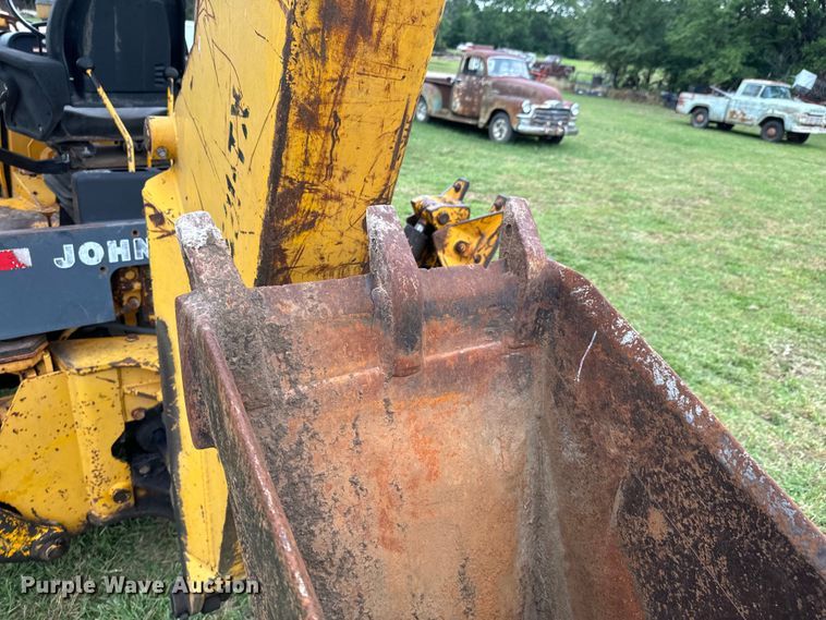 image for item DX0667 1988 John Deere 310C backhoe