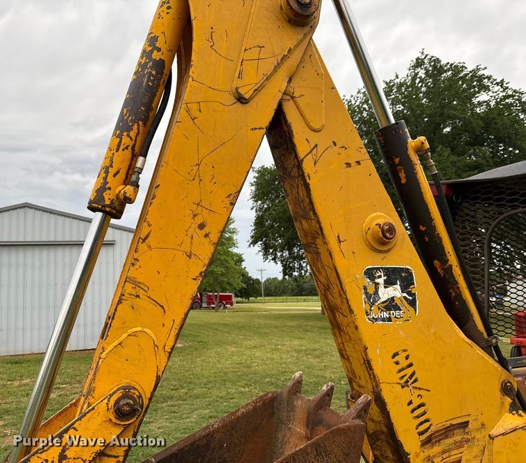 image for item DX0667 1988 John Deere 310C backhoe