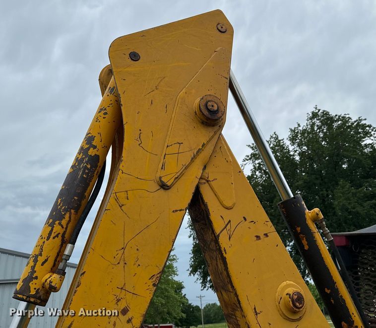 image for item DX0667 1988 John Deere 310C backhoe