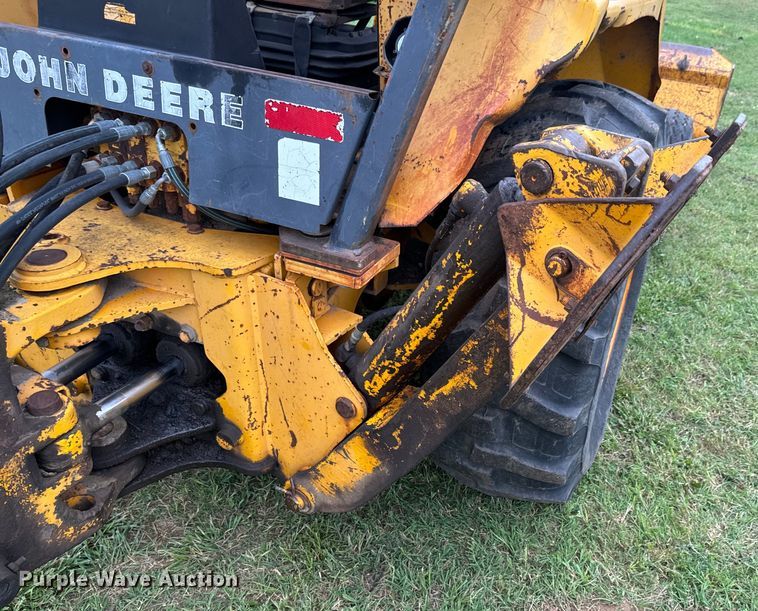 image for item DX0667 1988 John Deere 310C backhoe