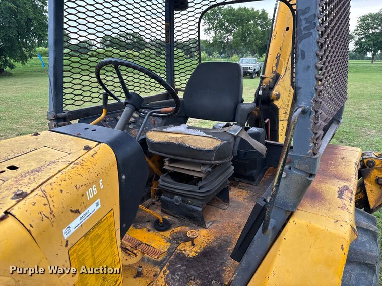 image for item DX0667 1988 John Deere 310C backhoe
