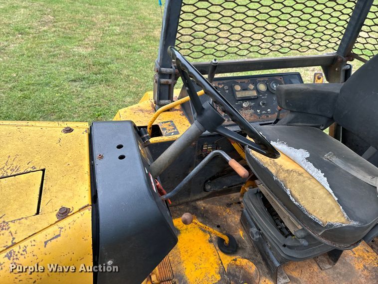 image for item DX0667 1988 John Deere 310C backhoe