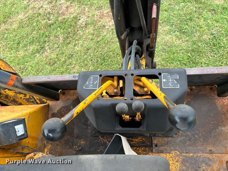 image for item DX0667 1988 John Deere 310C backhoe