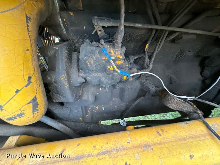 image for item DX0667 1988 John Deere 310C backhoe