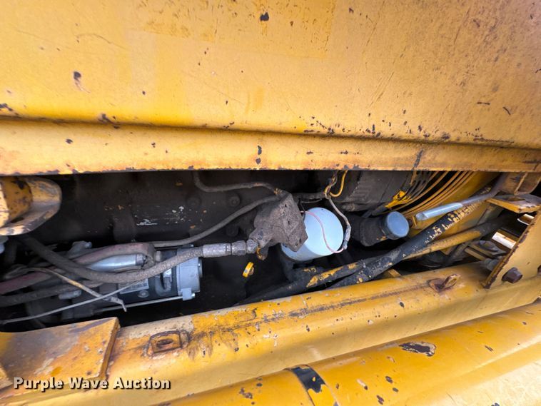 image for item DX0667 1988 John Deere 310C backhoe