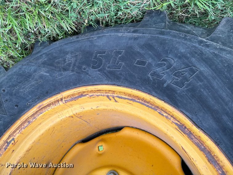 image for item DX0667 1988 John Deere 310C backhoe