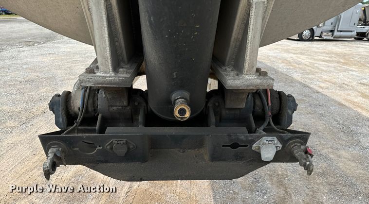 image for item DX0677 2021 Travis end dump trailer