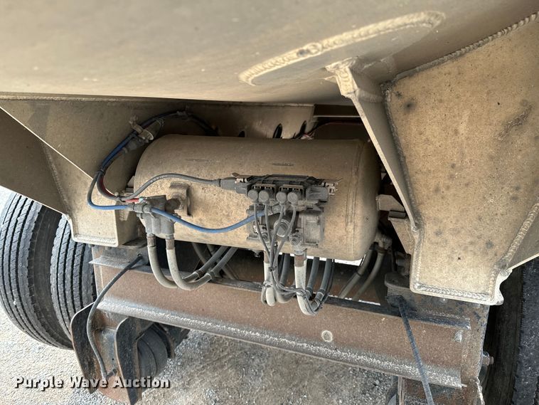 image for item DX0677 2021 Travis end dump trailer