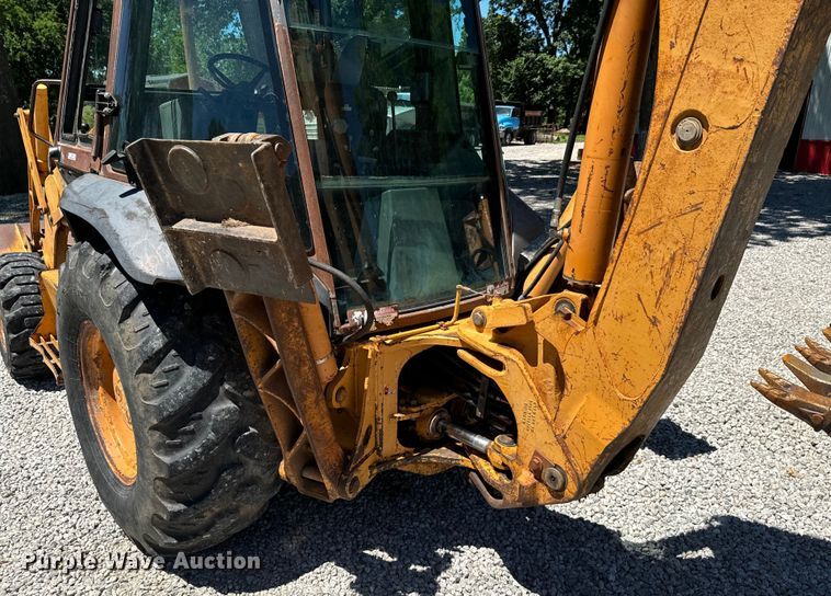 image for item DX0703 1999 Case 580L backhoe