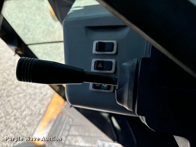 image for item DX0703 1999 Case 580L backhoe