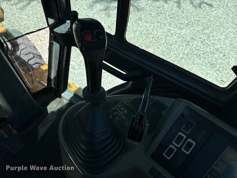 image for item DX0703 1999 Case 580L backhoe