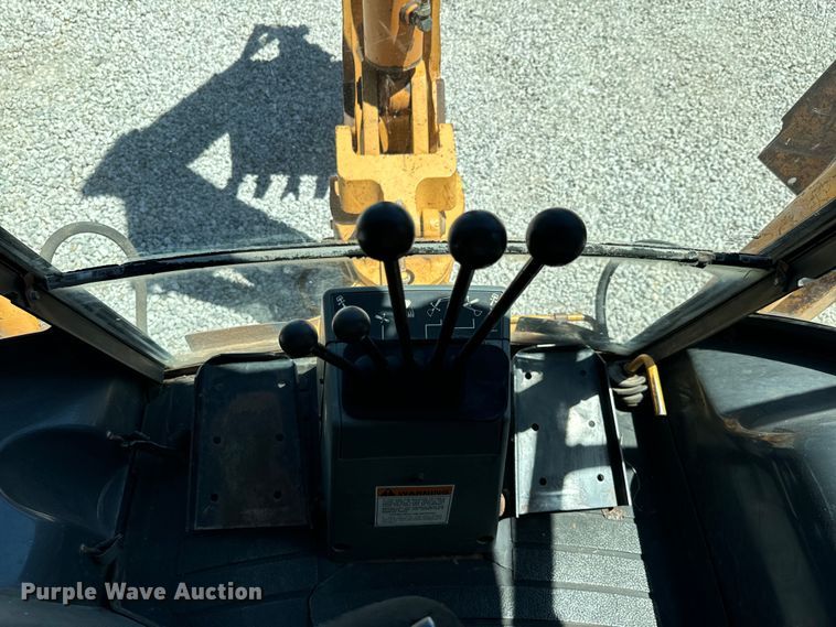 image for item DX0703 1999 Case 580L backhoe