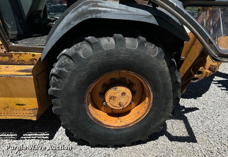 image for item DX0703 1999 Case 580L backhoe