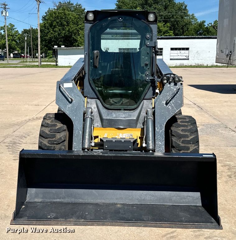 image for item DX0737 2010 John Deere 328D skid steer loader