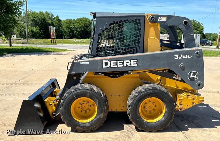 image for item DX0737 2010 John Deere 328D skid steer loader