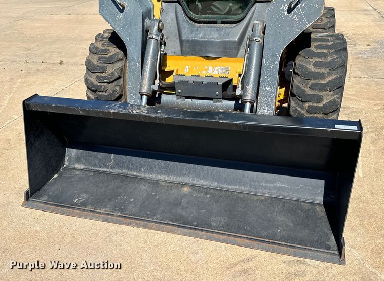 image for item DX0737 2010 John Deere 328D skid steer loader