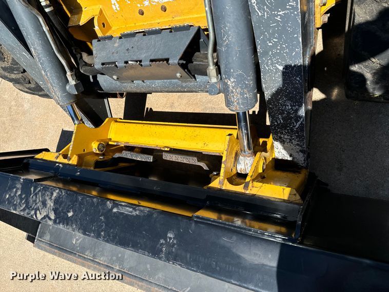 image for item DX0737 2010 John Deere 328D skid steer loader