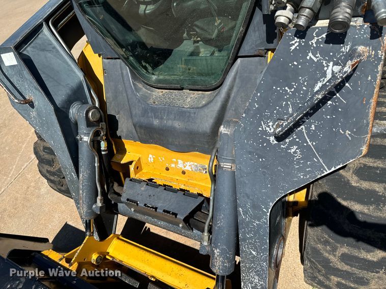 image for item DX0737 2010 John Deere 328D skid steer loader