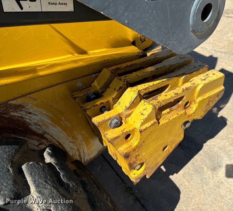 image for item DX0737 2010 John Deere 328D skid steer loader