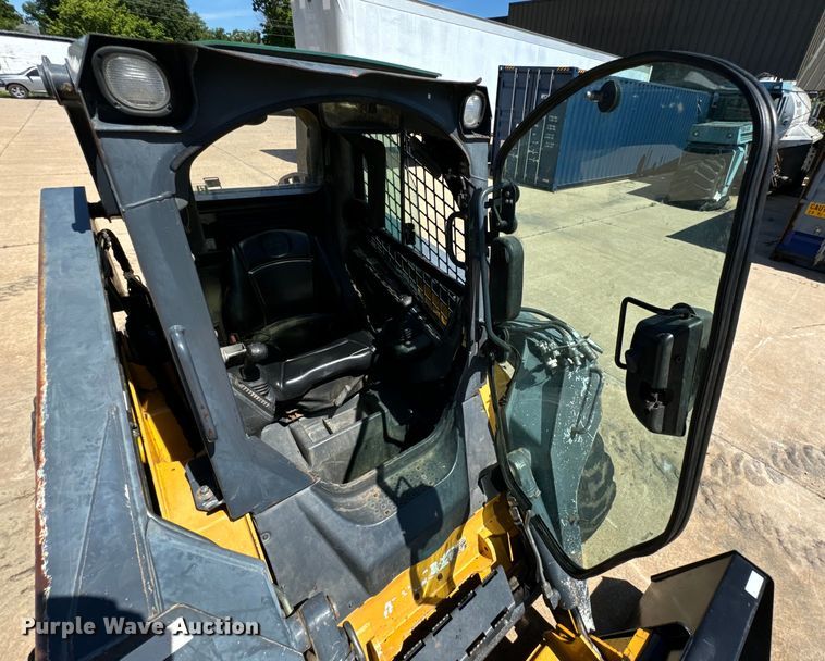 image for item DX0737 2010 John Deere 328D skid steer loader