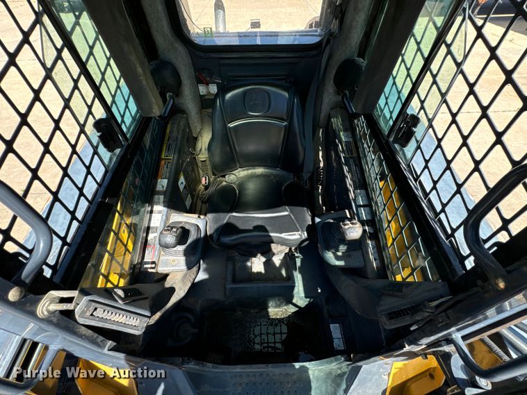 image for item DX0737 2010 John Deere 328D skid steer loader