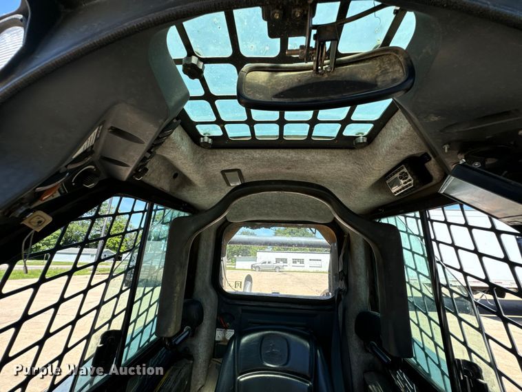 image for item DX0737 2010 John Deere 328D skid steer loader