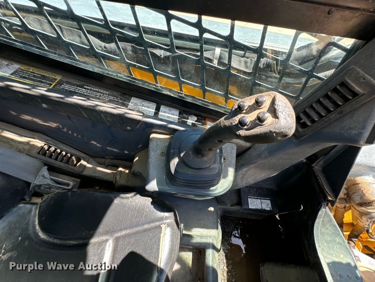 image for item DX0737 2010 John Deere 328D skid steer loader