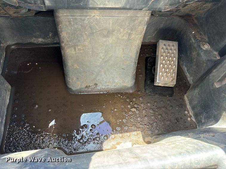 image for item DX0737 2010 John Deere 328D skid steer loader