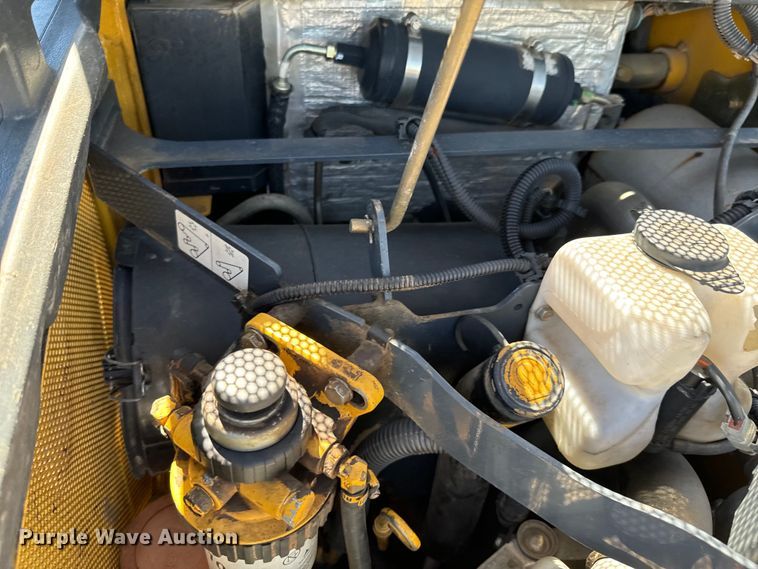 image for item DX0737 2010 John Deere 328D skid steer loader