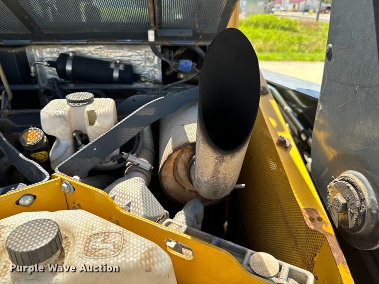 image for item DX0737 2010 John Deere 328D skid steer loader