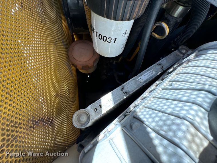 image for item DX0737 2010 John Deere 328D skid steer loader