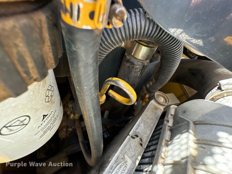 image for item DX0737 2010 John Deere 328D skid steer loader