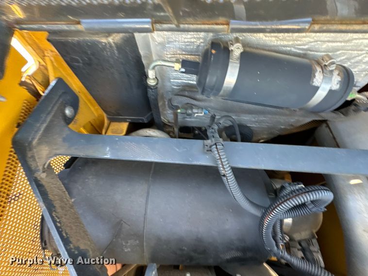 image for item DX0737 2010 John Deere 328D skid steer loader