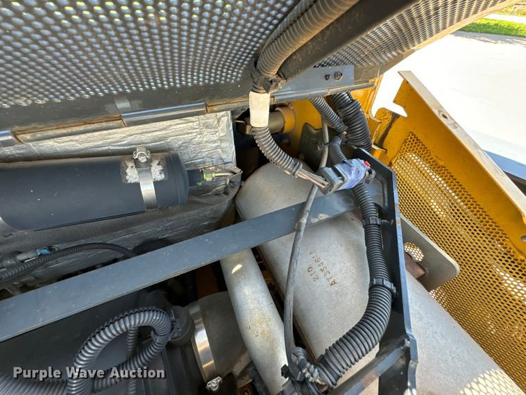 image for item DX0737 2010 John Deere 328D skid steer loader