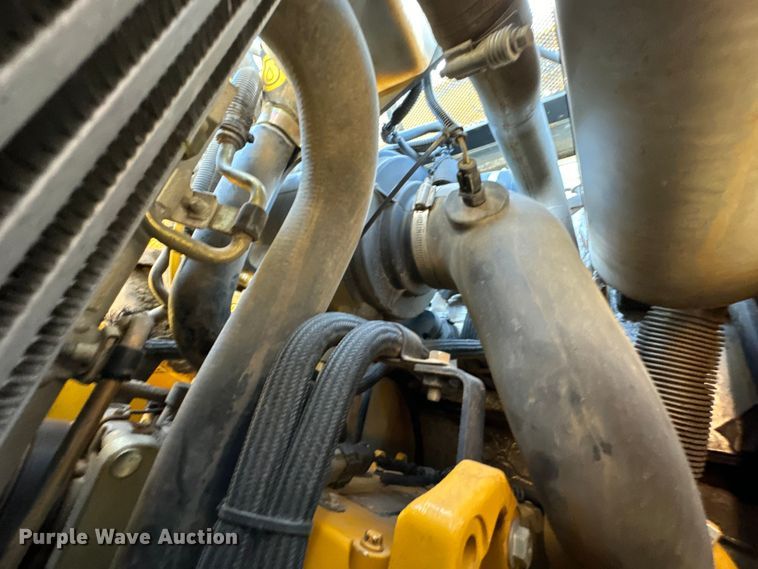 image for item DX0737 2010 John Deere 328D skid steer loader