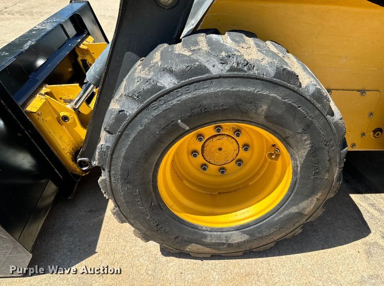 image for item DX0737 2010 John Deere 328D skid steer loader