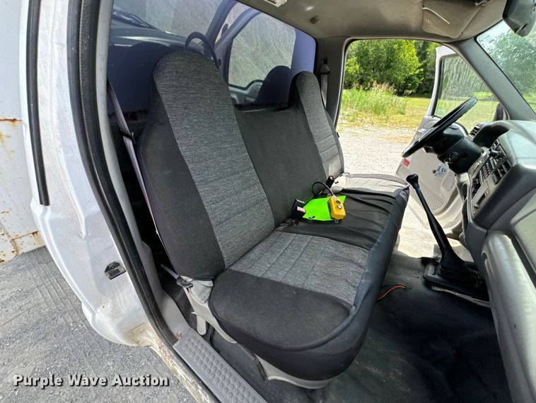 image for item DX0742 2000 Ford F450 Super Duty dump truck